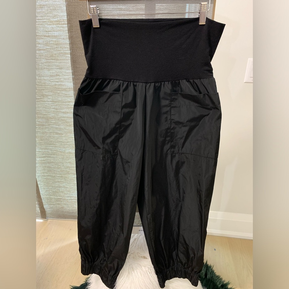 Lousje & Bean Womens Size Small Black Capris